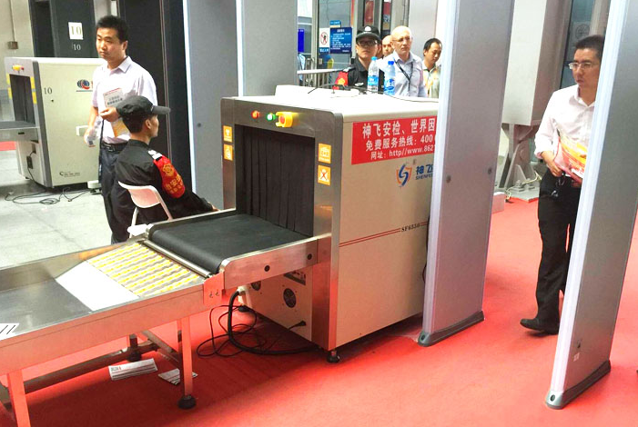 安檢機選購需求升高，企業(yè)選擇安檢機需要注意哪些問題？